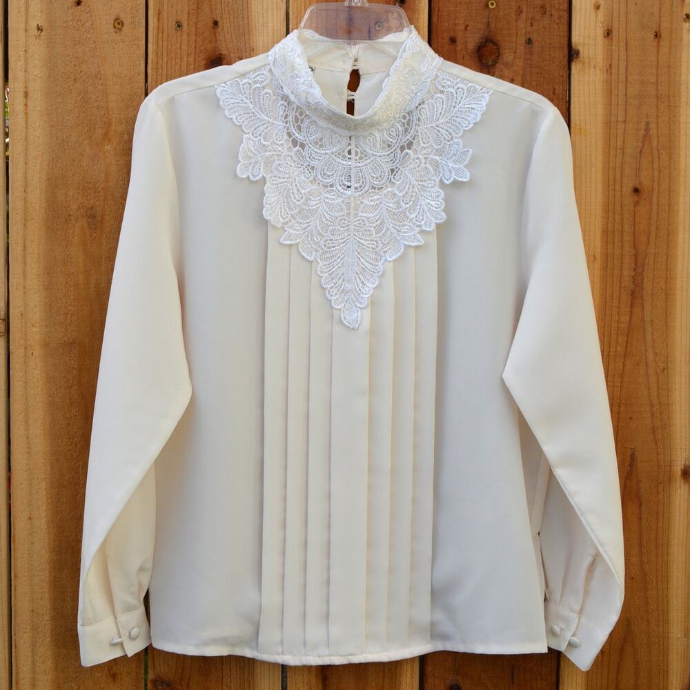 Vintage 1990s Liz Baker Essentials Cream Off-White Pleated Lace Blouse